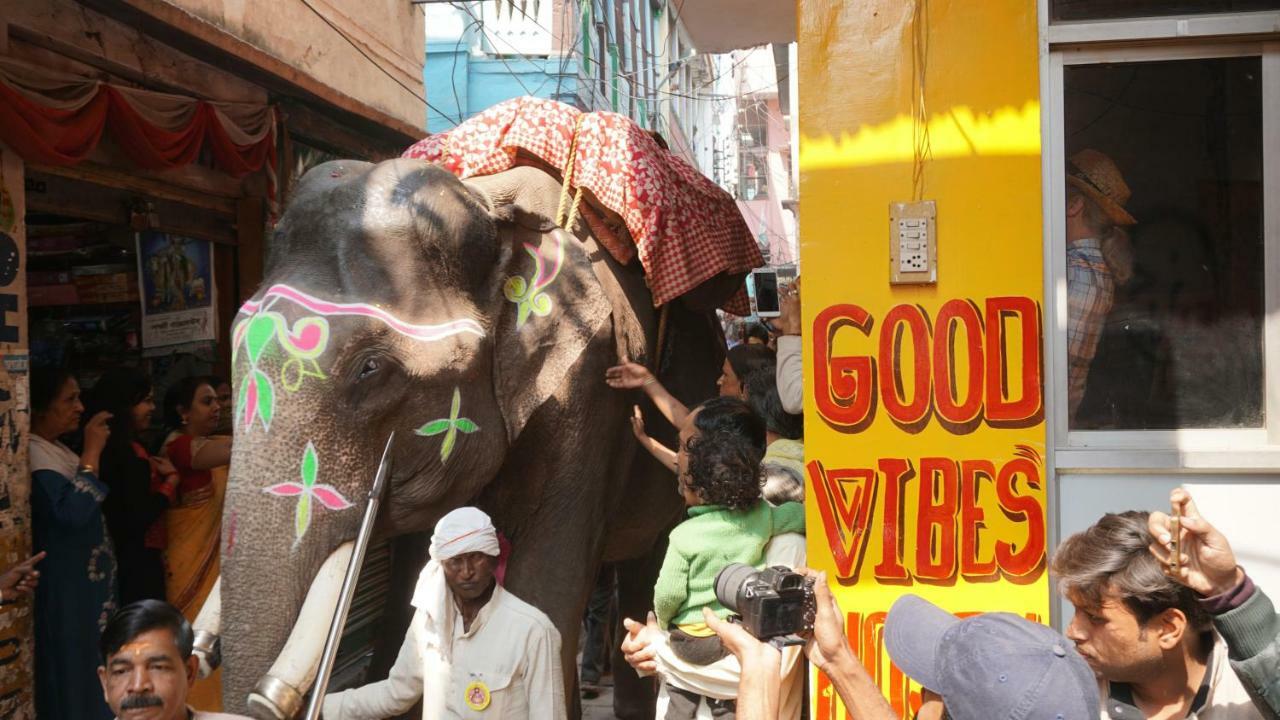 Good Vibes Hostel Varanasi Dış mekan fotoğraf